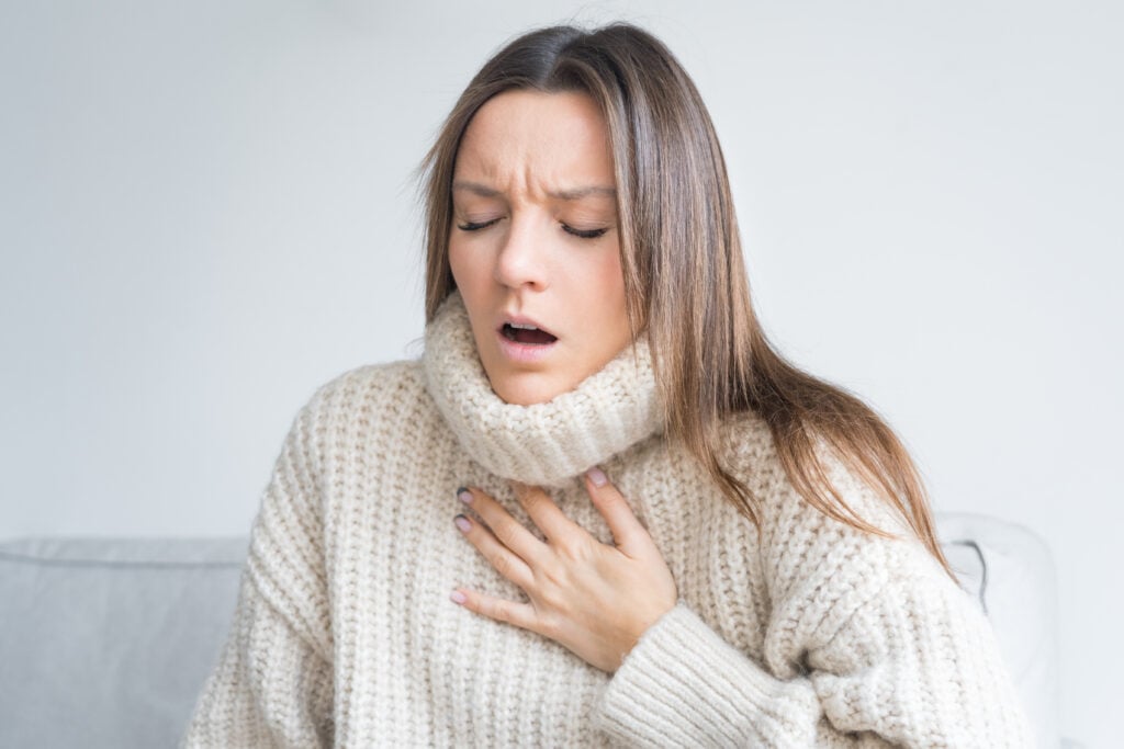 Vì sao ngực lại khó thở khi uống nhiều rượu bia?