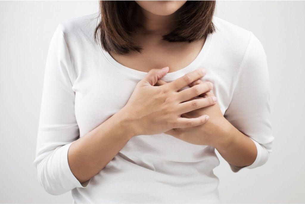 Đau ngực là dấu hiệu trứng đã rụng xong 