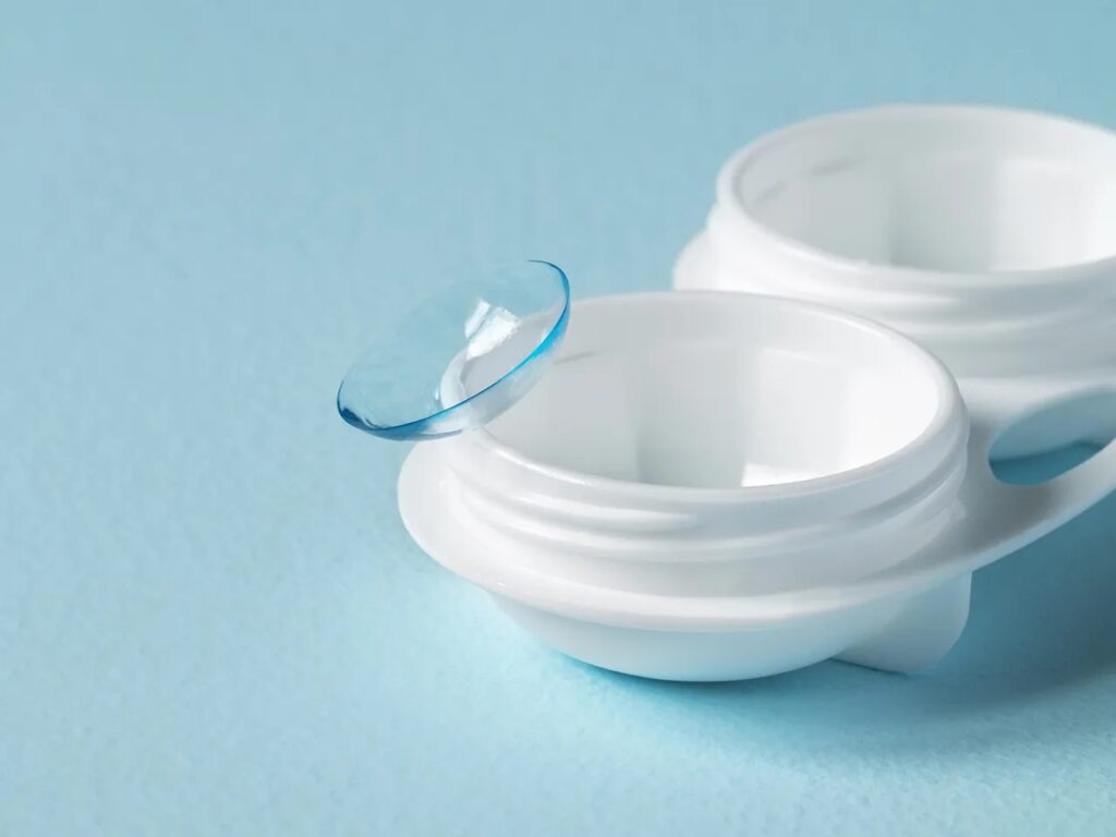 Lens mang lại nhiều ưu điểm nhưng cần thận trọng khi sử dụng 