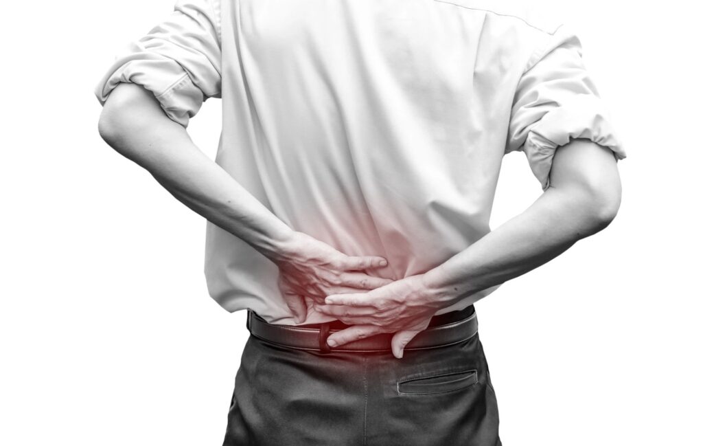 Đau lưng dưới có thể dẫn đến bị teo cơ, liệt chân 
