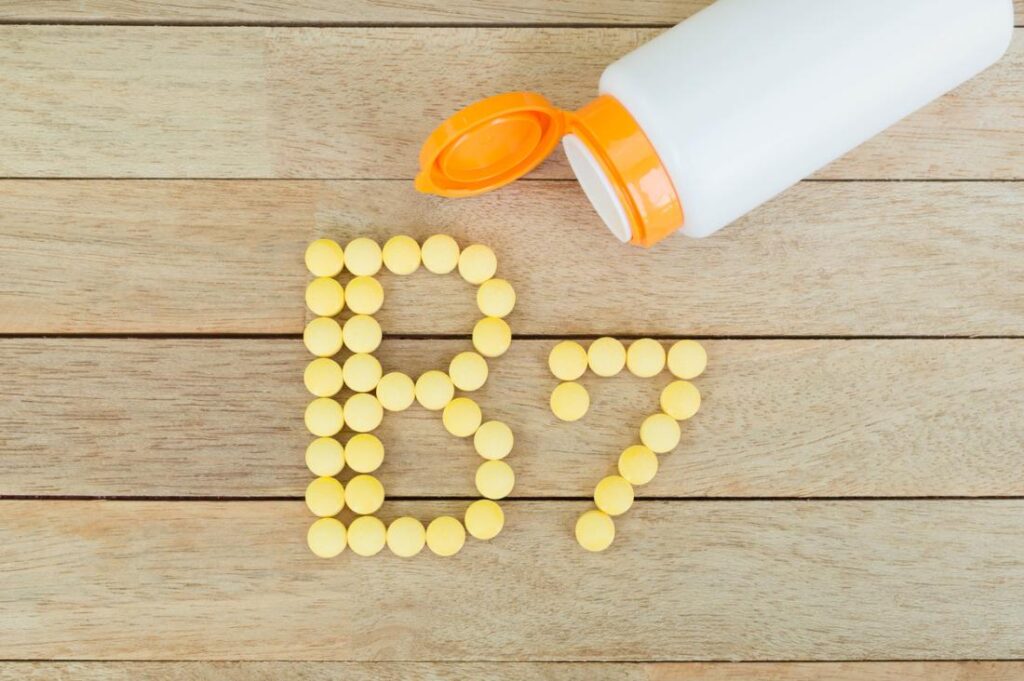 Biotin là gì? Lợi ích và thực phẩm giàu Biotin cho sức khỏe