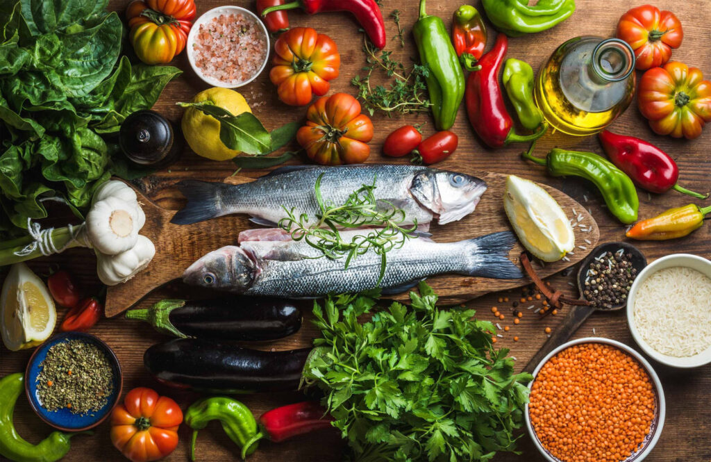 Khẩu phần ăn giàu chất xơ và vitamin sẽ giúp bạn tăng cường đề kháng 