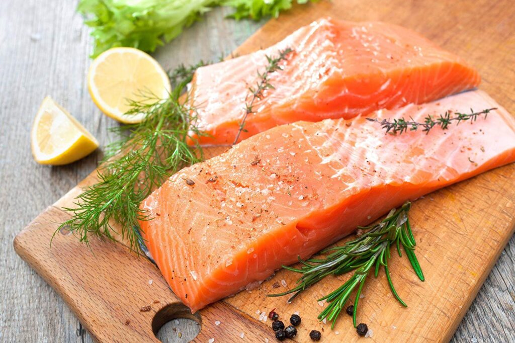 Cá hồi là món ăn bổ dưỡng mà mẹ bầu nên ăn 