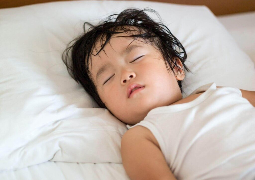 Triệu chứng ra mồ hôi khi bị sốt xuất huyết 