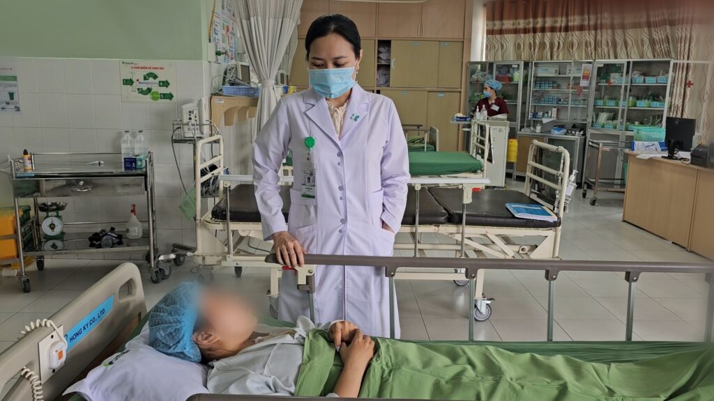 Biến chứng thẩm mỹ áp xe vùng má sau phẫu thuật má lúm đồng tiền