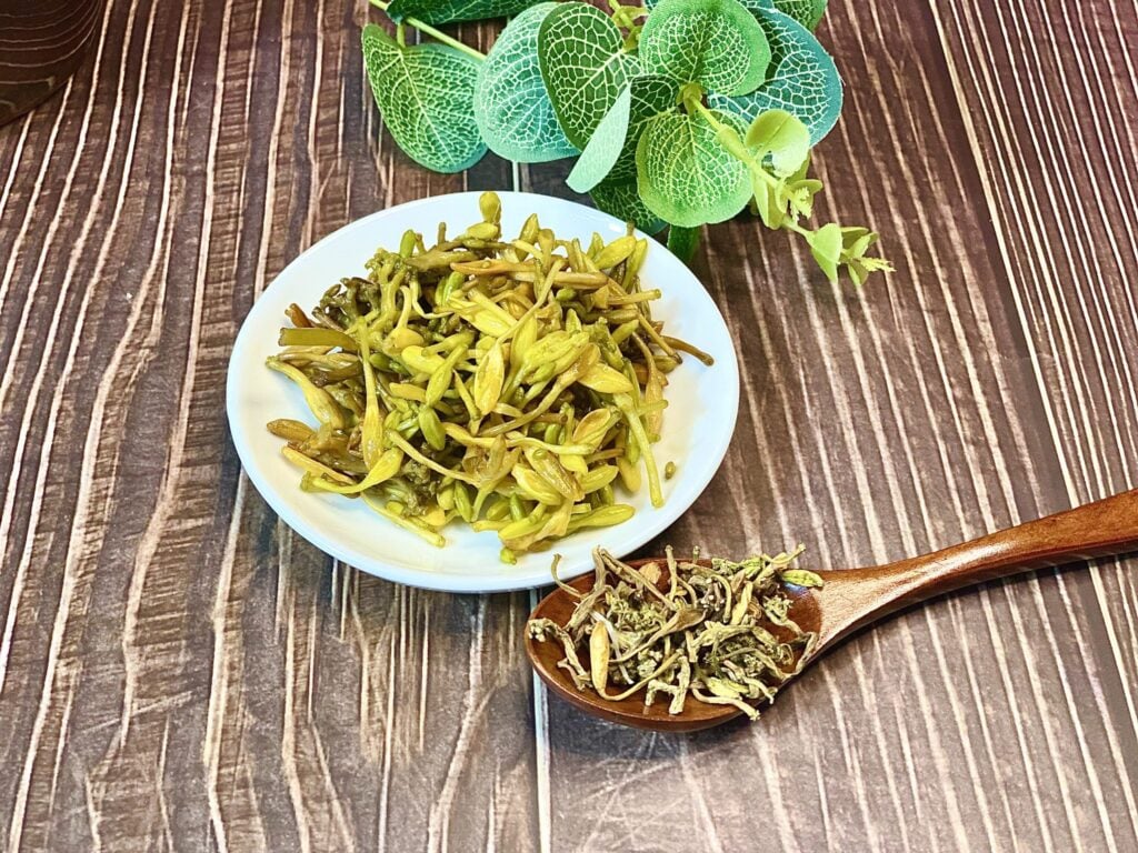 Hoa đu đủ đực có tác dụng ngăn ngừa sỏi thận