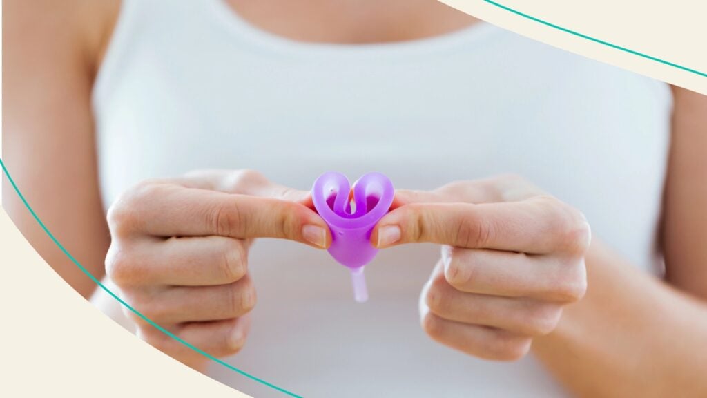 Hướng dẫn sử dụng cốc nguyệt san trước khi đưa vào âm đạo