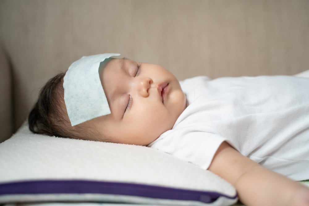 Miếng dán hạ sốt: Cách sử dụng và tác dụng phụ