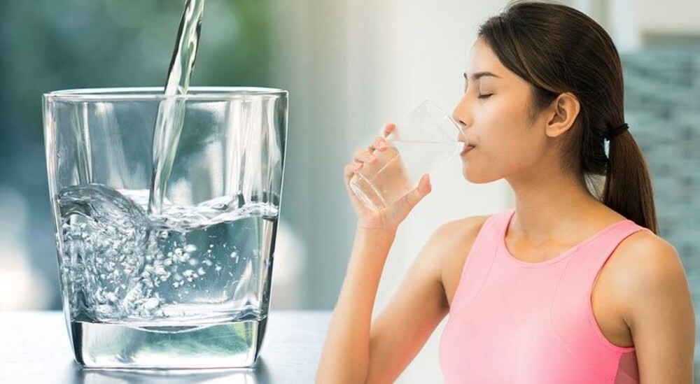 Nên uống nước Hydrogen ngay sau khi rót ra