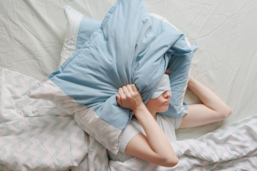 Ngủ ngày làm tăng nguy cơ mất ngủ vào ban đêm