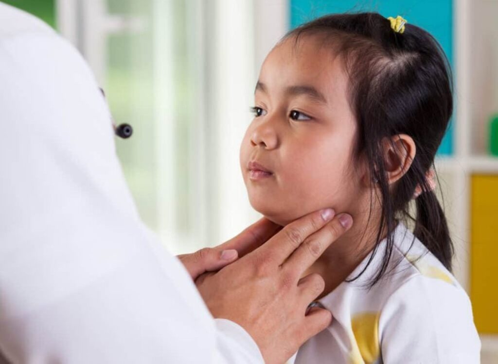 Bệnh quai bị có lây không? Nguyên nhân, triệu chứng của bệnh