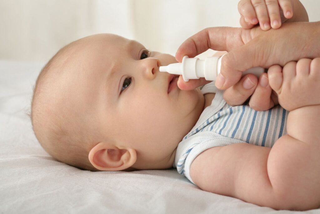 Nước muối sinh lý là gì? Tác dụng và cách sử dụng nước muối sinh lý 