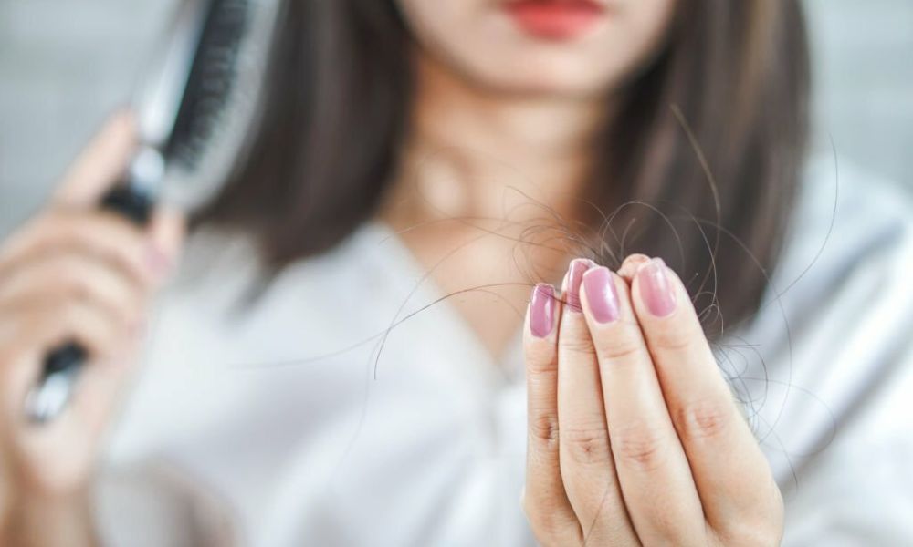 Thiếu hụt vitamin B2 gây rụng tóc
