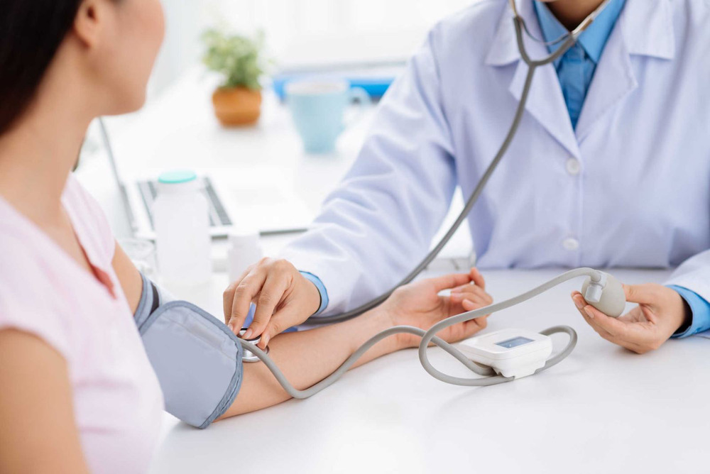 Người bệnh nên thăm khám bác sĩ để kiểm tra và điều trị bệnh kịp thời