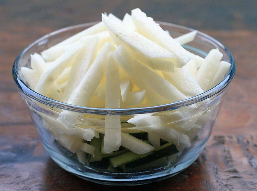 Bạn có thể ăn củ đậu vào bất cứ lúc nào trong ngày 