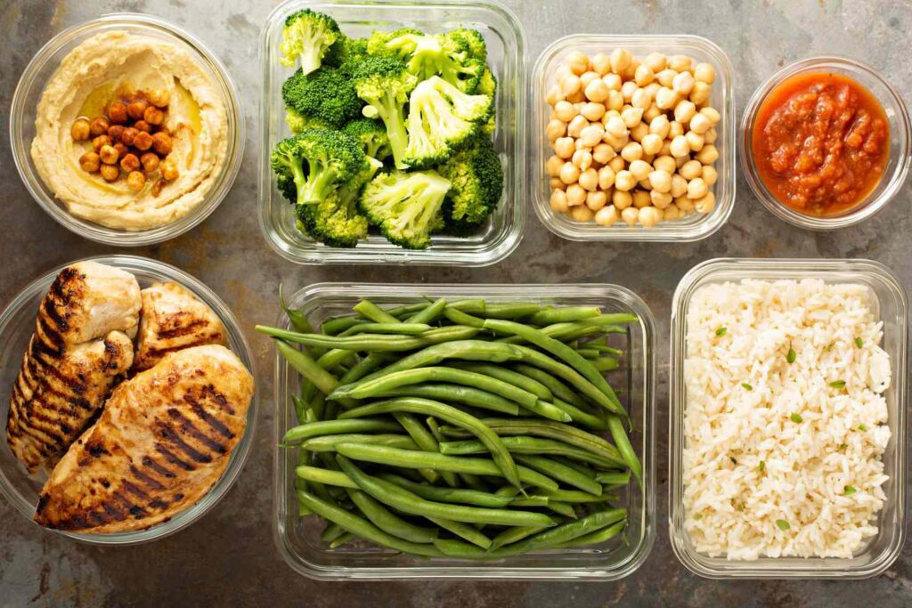Thực đơn giảm cân cho người chạy bộ cần chứa đầy đủ carbs, protein và chất béo lành mạnh