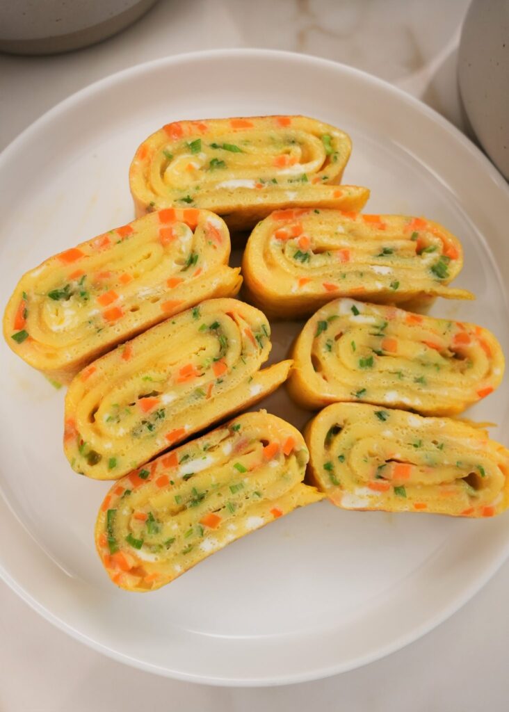 Trứng cuộn rau củ thơm ngon 