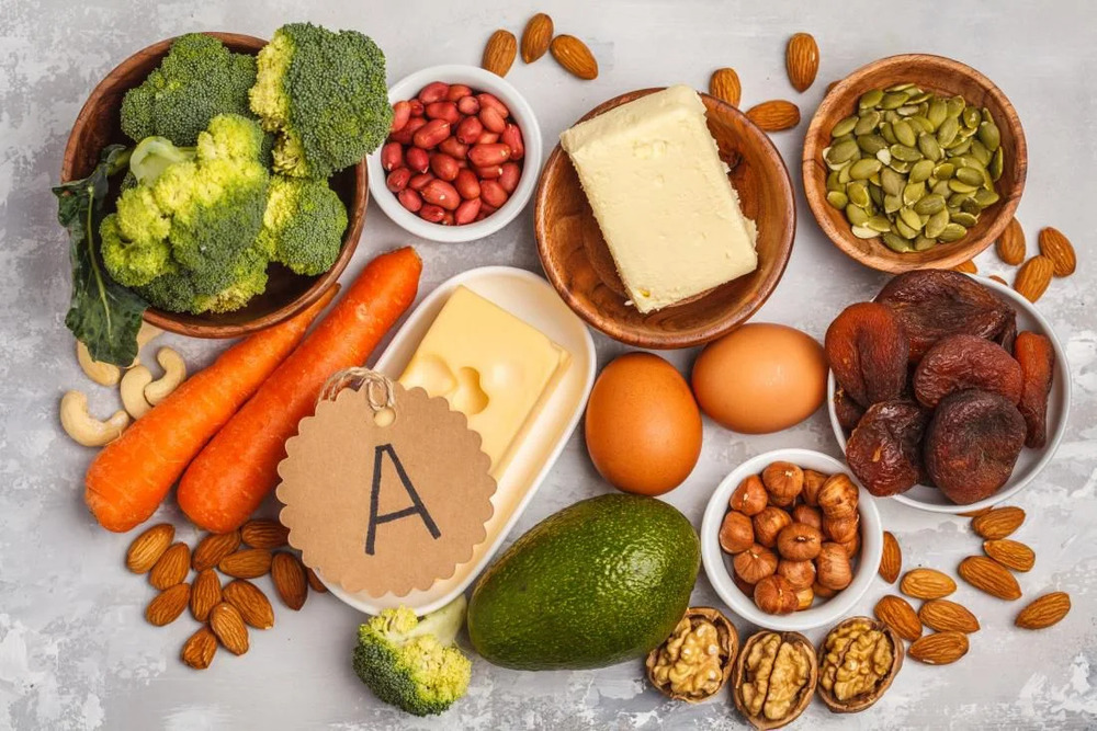 Dầu cá, cá hồi, phô mai, lòng đỏ trứng là những thực phẩm nhiều vitamin A